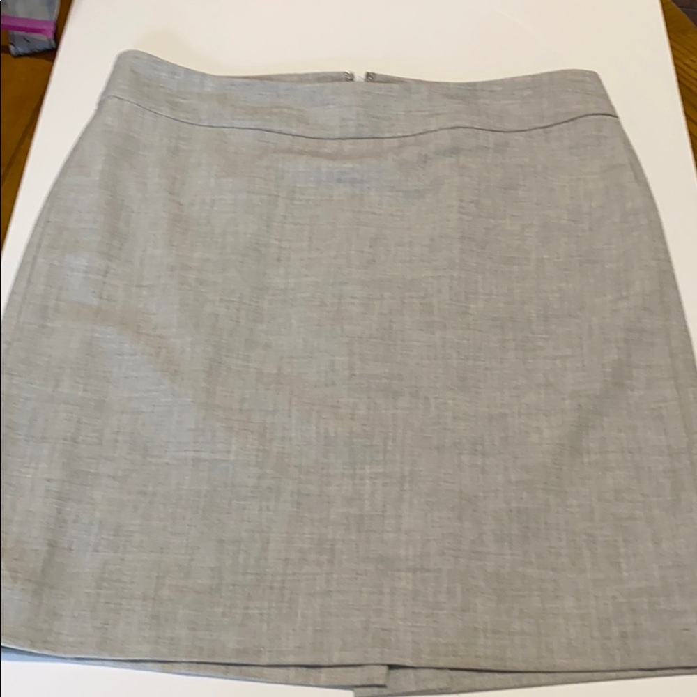 Banana Republic gray lined skirt Size 4